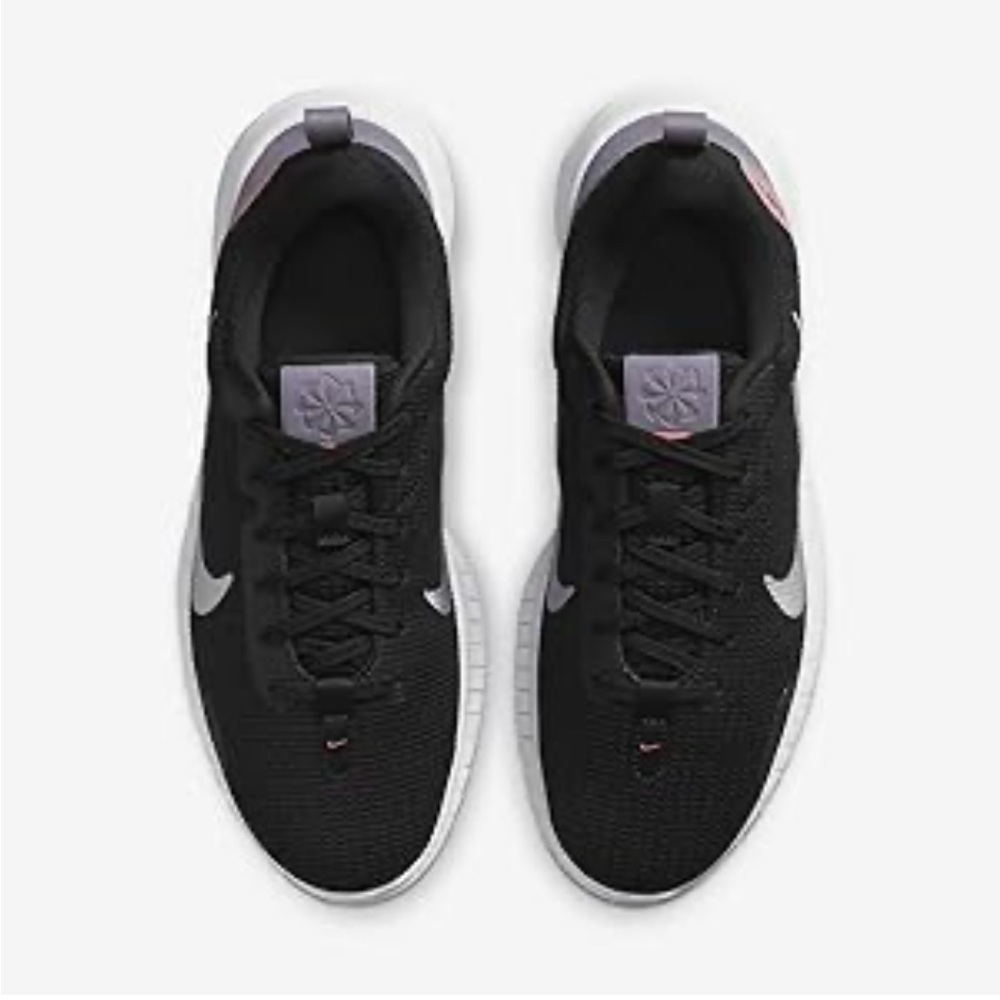 Nike Black and Silver Women's Sneakers